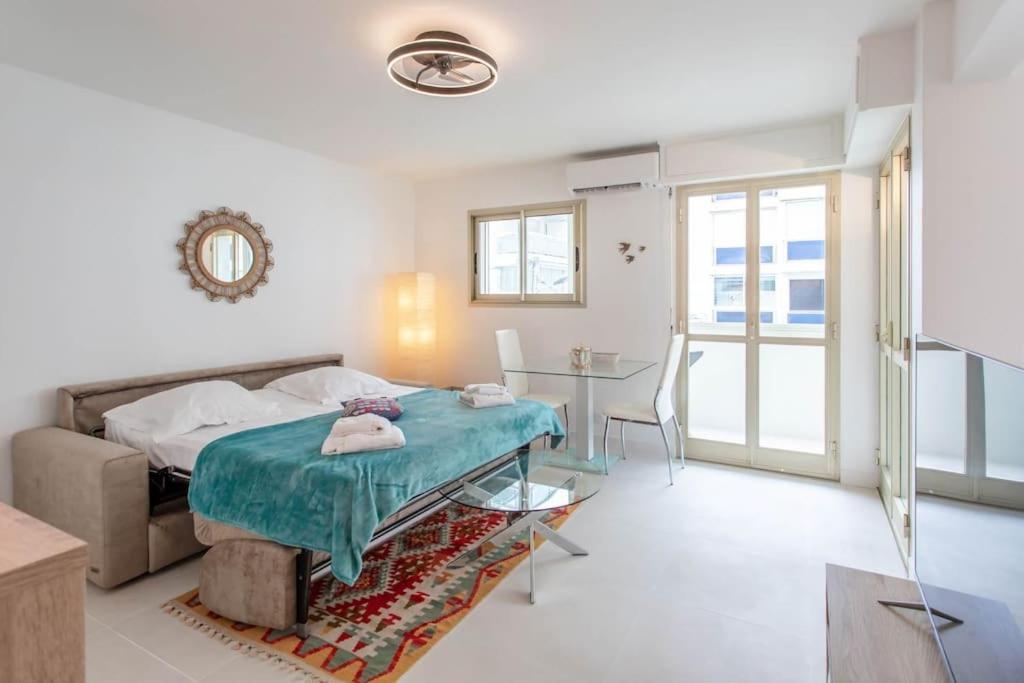 Appartement Lumineux Avec Apercu Pointe Croisette